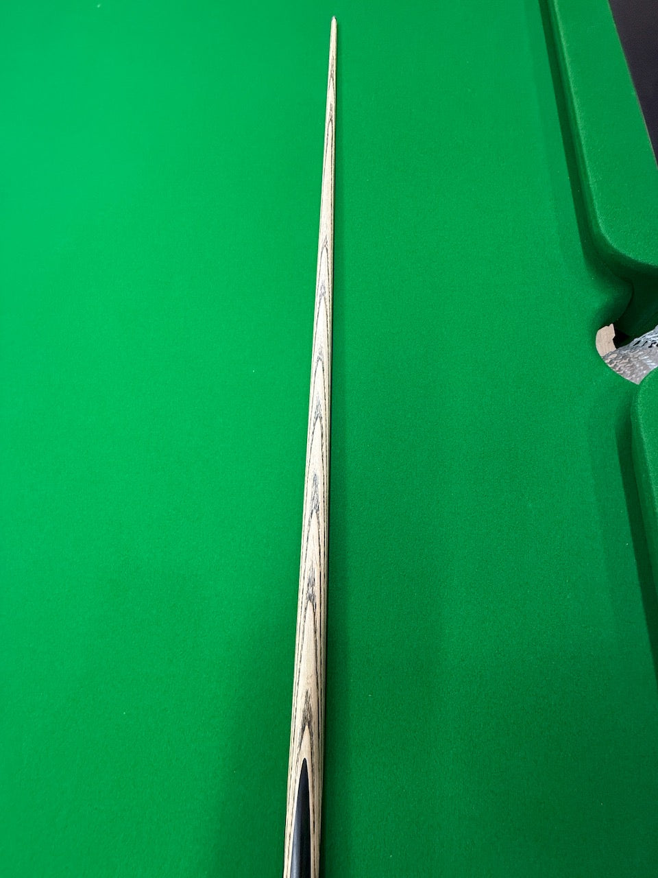 GBL Special 001 XS – 1-Piece Ash Snooker Cue (9.25mm with Century G5 fitted, Titanium Ferrule, 58", 18.5oz)